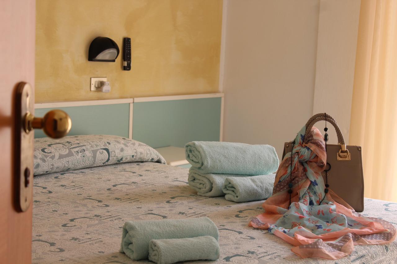 Hotel American Белариа-Игеа Марина Стая снимка