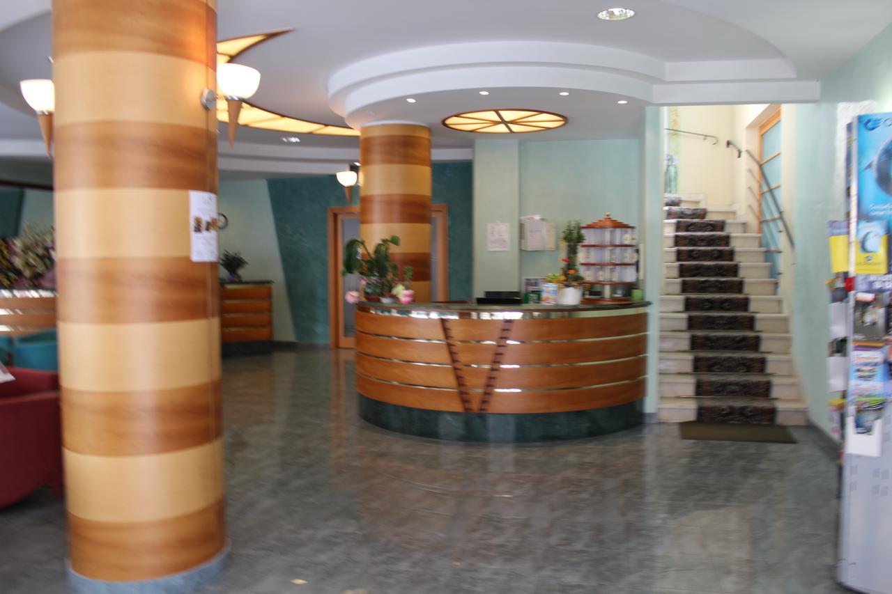 Hotel American Белариа-Игеа Марина Екстериор снимка