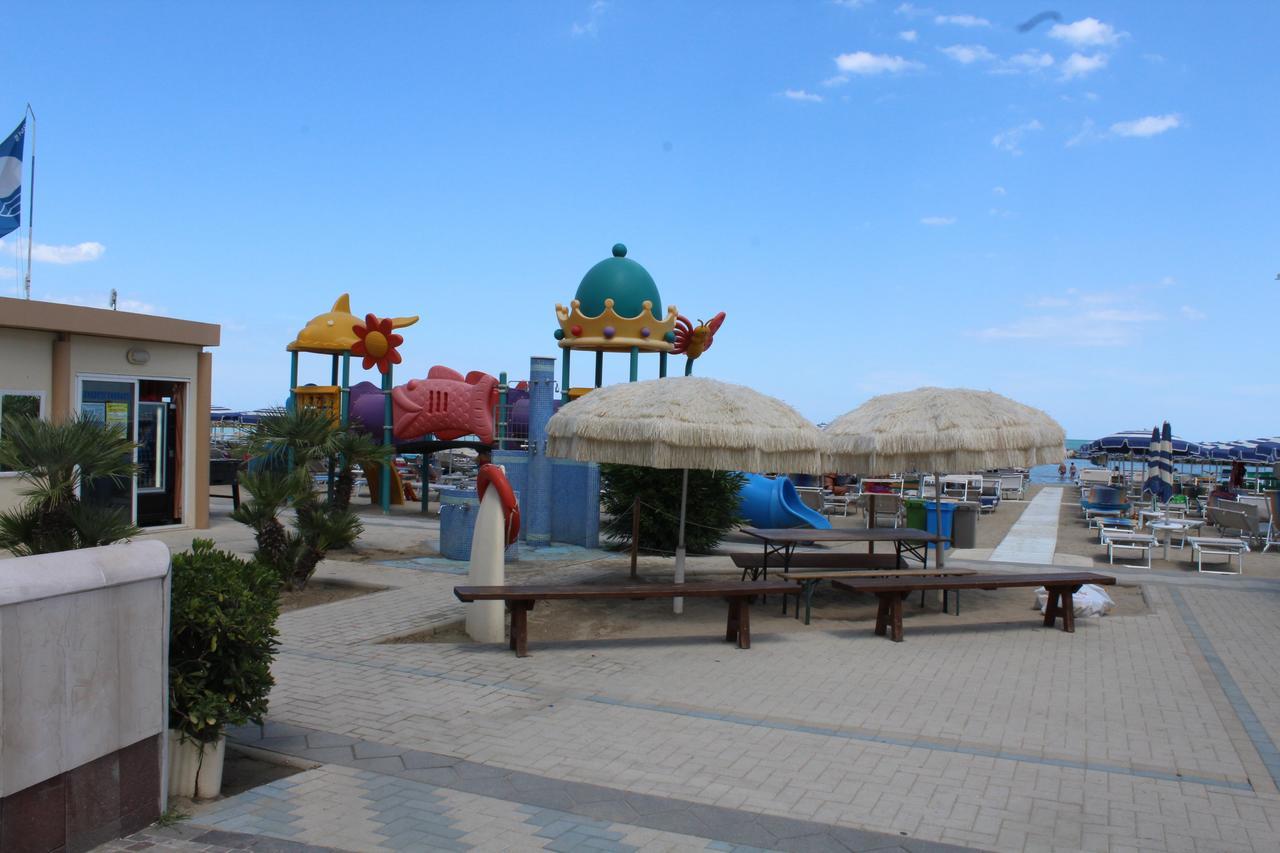 Hotel American Белариа-Игеа Марина Екстериор снимка