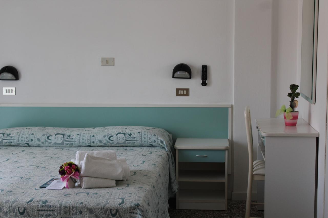 Hotel American Белариа-Игеа Марина Стая снимка