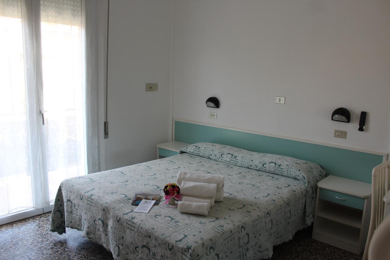 Hotel American Белариа-Игеа Марина Стая снимка